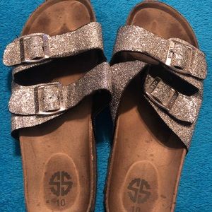 Simply Southern flip flops